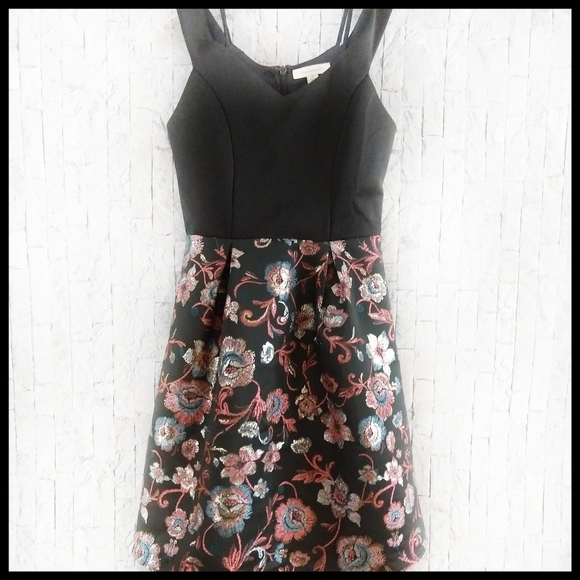 Francesca's Collections Dresses & Skirts - Francesca's Off Shoulder Brocade Dress - Size XS